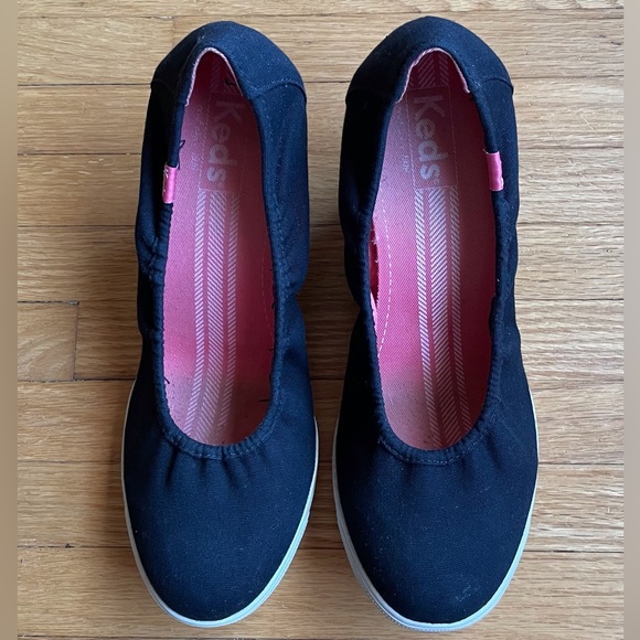 Keds Black Canvas Polka dot Wedge Heel.  Size 8.5. Great condition - Picture 6 of 10